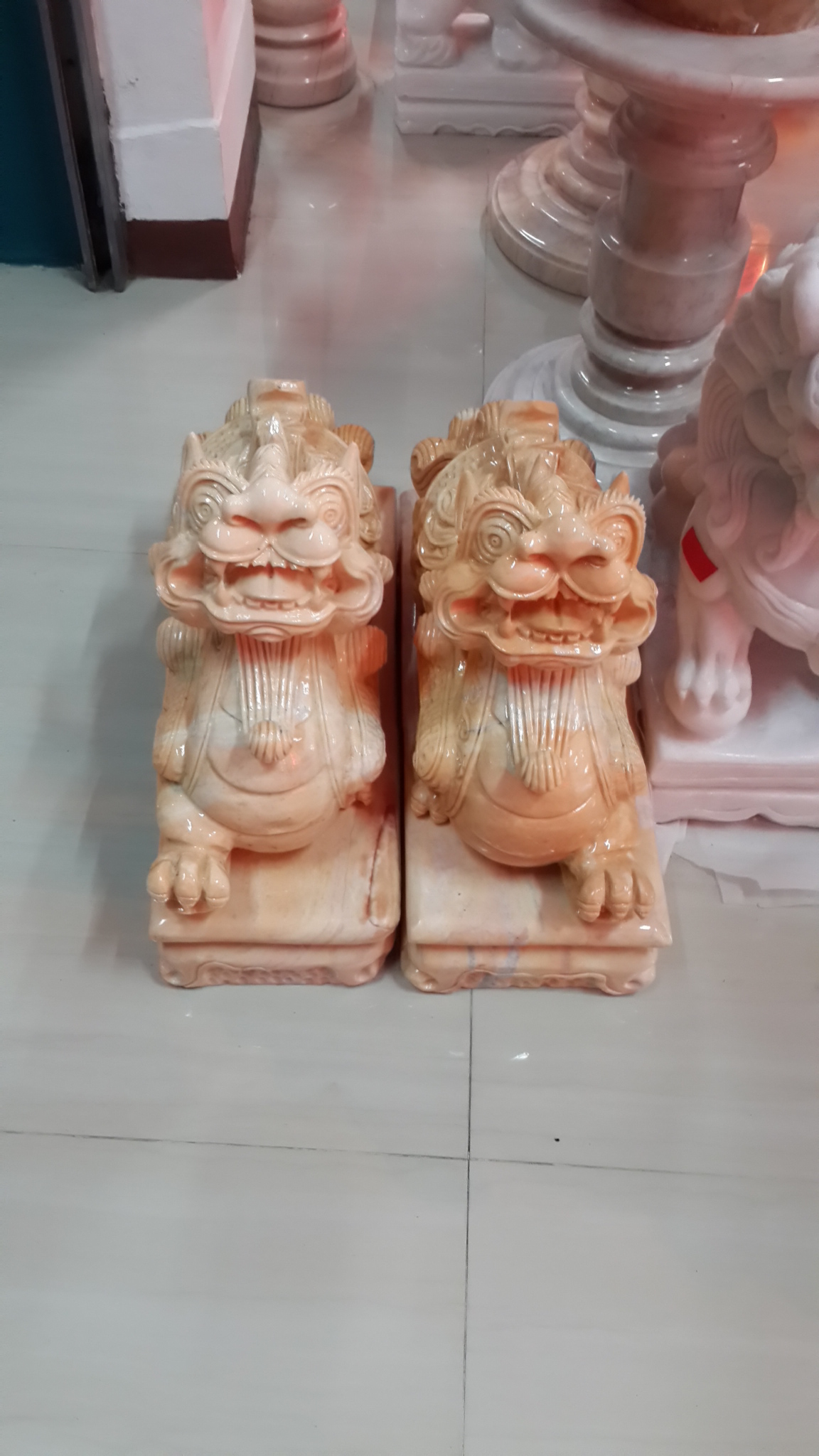 ปี่เซี๊ยะคู่ ยาว50เซนติเมตร กว้าง20เซนติเมตร หินอ่อนสีส้ม