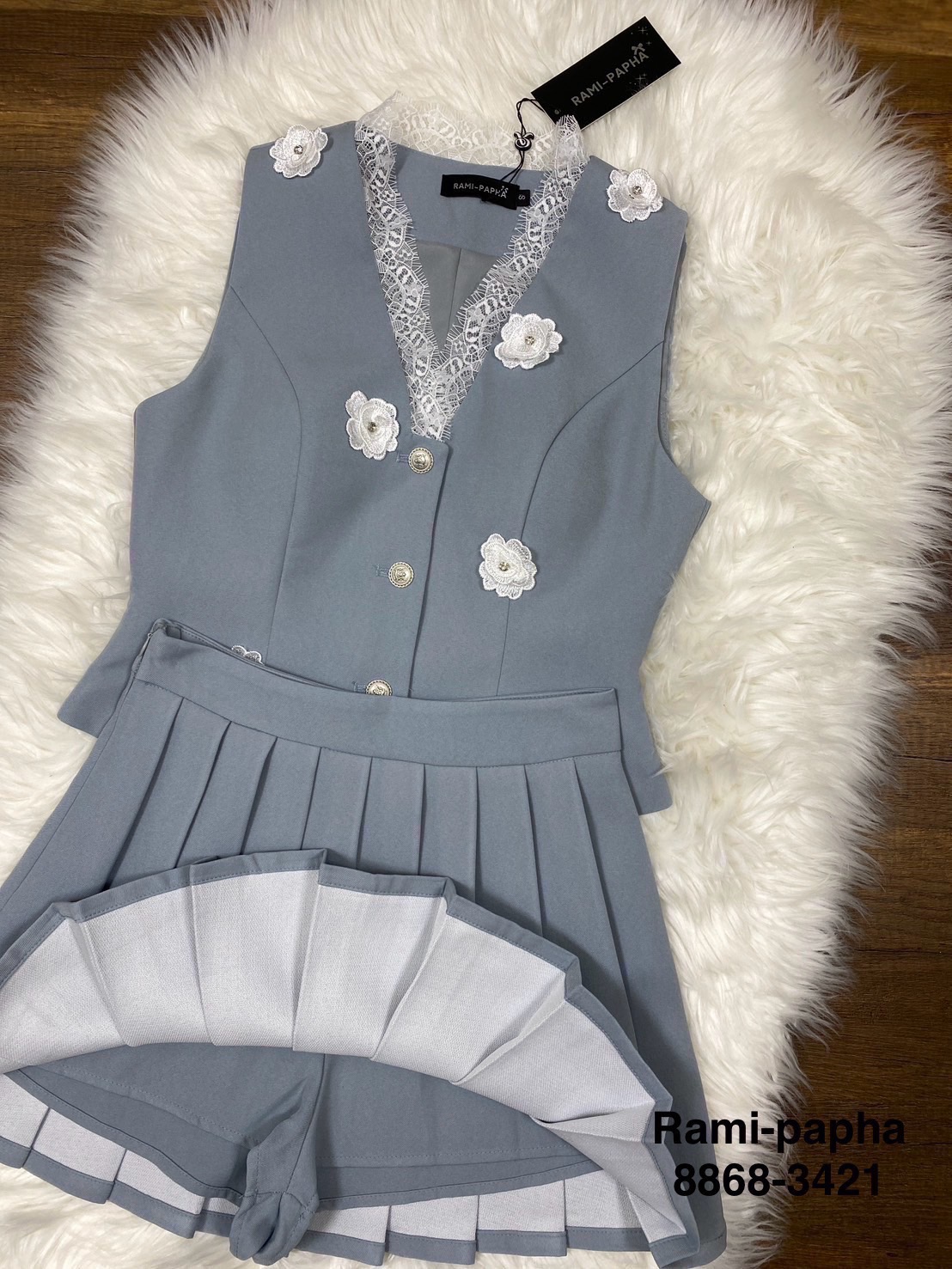 ชุดเซทแฟชั่น ชุดเซต โทนสีฟ้าครามสีสวยหรูมากๆค่ะ ดีเทลแต่งดอกไม้3Dประดับเพชร