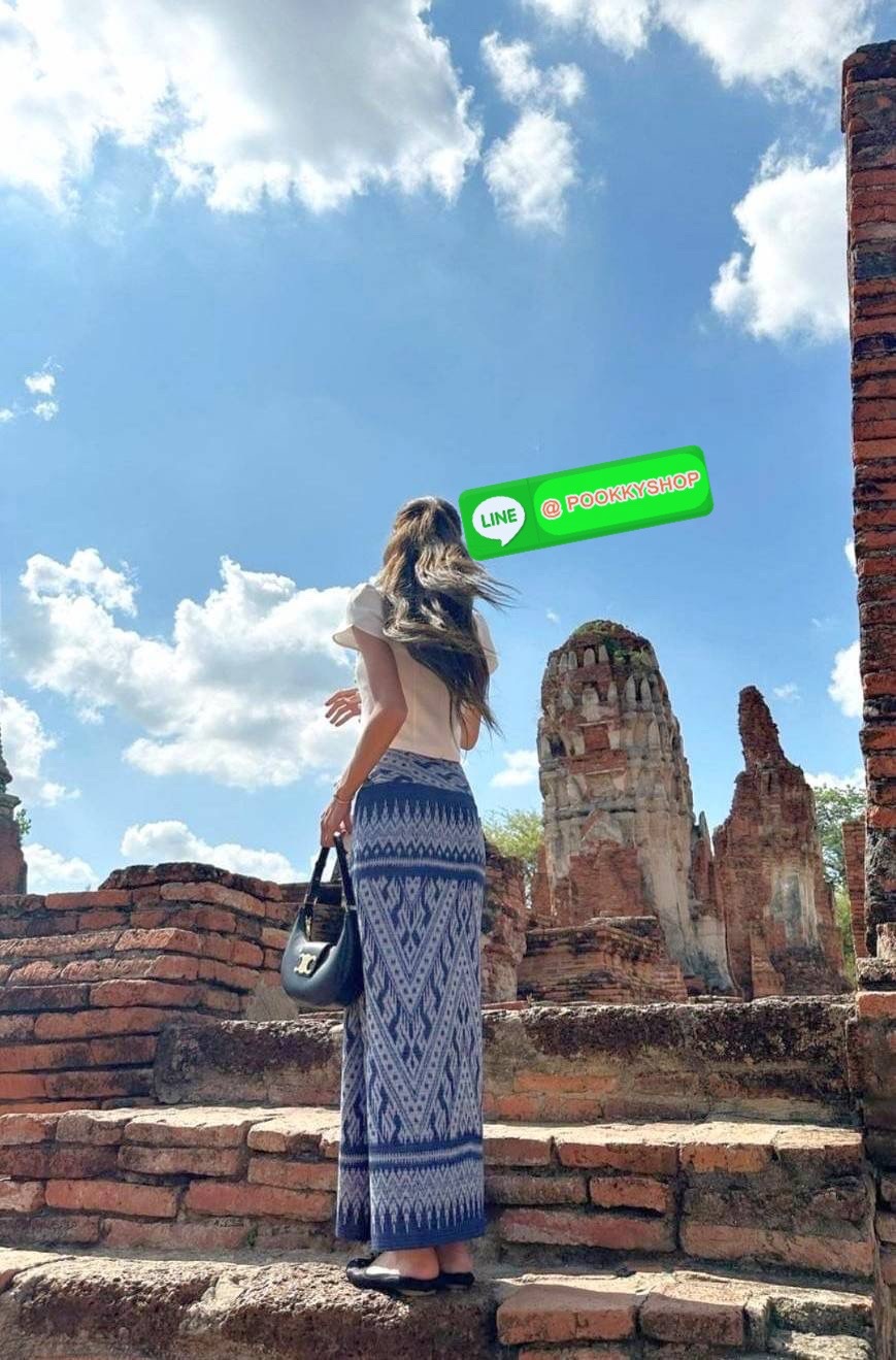 ✴️BEST SELLER!✴️CELINE SHOULDER BAG VIP GIFT WITH PURCHASE (GWP) พรีเมี่ยมกิ๊ฟ Limited Edition จาก CELINE HAUTEPARFUME DUTYFREE COUNTER วัสดุ TRIOMPHE CANVAS รุ่นใหม่ล่าสุดดีไซน์สวยหรู หนังสวยอยู่ทรง ภายในโล่งกว้างและจุสามารถใส่มือถือ กระเป๋