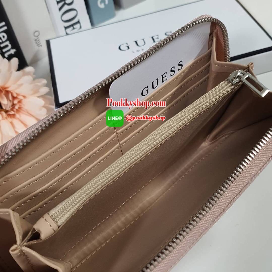 GUESS WOMEN'S WALLET กระเป๋าตังค์แบบซิปรอบ หนังลาย SAFFIANO ประดับโลโก้แบรนด์ด้านบน ด้านในมีซิปกลาง ไว้ใส่เหรียญ มีช่องใส่บัตรหลายช่อง ช่องใส่ธนบัตรมี2ช่องใหญ่ น้ำหนักเบา อุปกรณ์ครบ ห้ามพลาดค่า!