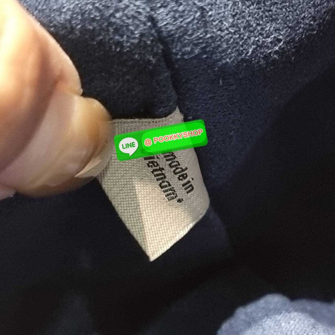 COACH CR737 SOHO BAG IN REPURPOSED DENIM 🔅 Details เลิกสวยแซ่บกี่โมงคะคุณน้า! ไอเท็มให้พาใจสั่นมาอีกแล้ว! กับกระเป๋าสะพายไหล่สไตล์วินเทจ ที่ยังคงแมสและฮอตมาก ด้วยรูปทรงที่ใช้งานง่าย ไม่เกะกะ แต่มีความเรียบหรูในตัว กระเป๋าปิดด้วยกระดุมแม่เหล็ก ภายใ