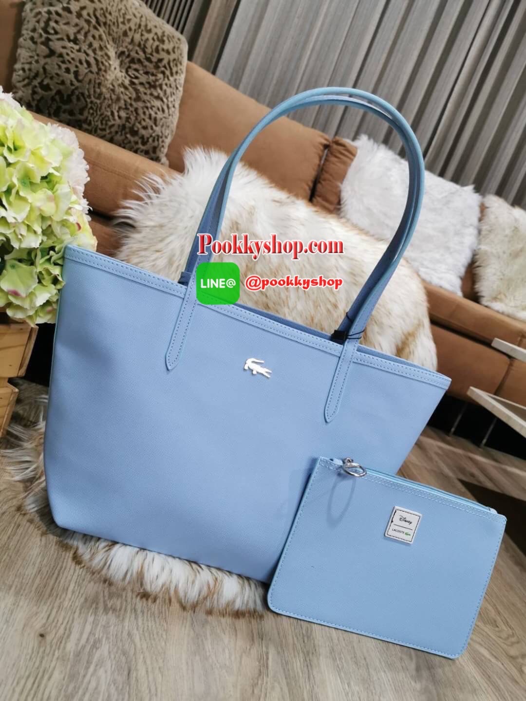 Don't Miss! Best Seller! ซื้อ1ได้ถึง2!! New! & Limited x Disney Holiday Collection Reversible Tote Bag With Clutch คอลเลคชั่นดิสนีย์ทรงTote มาพร้อมใบเล็กเข้าชุดสุดคุ้มสามารถแยกใช้ได้ วัสดุหนัง Saffiano สวยกันน้ำดูแลรักษาง่ายดีไซน์โดดเด่นมีลูก