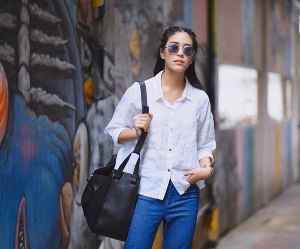 มาอีกรอบละจร้าาา Hammock รุ่นนี้ถามกันไม่เลิก เลยตั้งใจผลิตมาอีกครั้ง สวยๆทุกสี งายดีสวยเนี๊ยบทรงแป๊ะมาก พิเศษ..เลยจร้า แถมฟรี !! ตัวห้อยกุ้งน้อย เพิ่มความโดดเด่นขึ้นไปอีก ... งานนี้รับรองไม่ผิดหวัง ดีเทลรายละเอียดสวยมาก