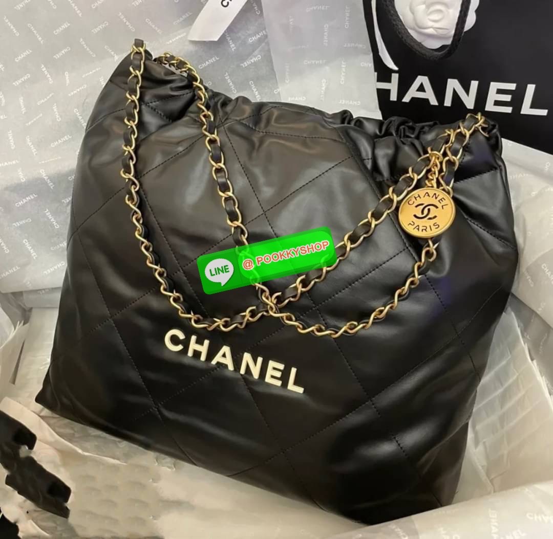 New Arrivals!!! CHANEL BAG VIP GIFT WITH PURCHASE (GWP) พรีเมี่ยมกิ๊ฟสุดหรู วัสดุหนังแกะสังเคราะห์นุ่ม ลื่น มันเงา อะไหล่ทองหรูหรา ไอเท็มมาแรง เกินต้านน ดีเทลเรียบๆแต่หรูหรา ใช้ได้ทุกโอกาศ เปิด-ปิด ด้วยกระดุมแม่เหล็ก ภายในโล่ง มีช่องซิป มาพร้อมใบลูกใส่ตัง