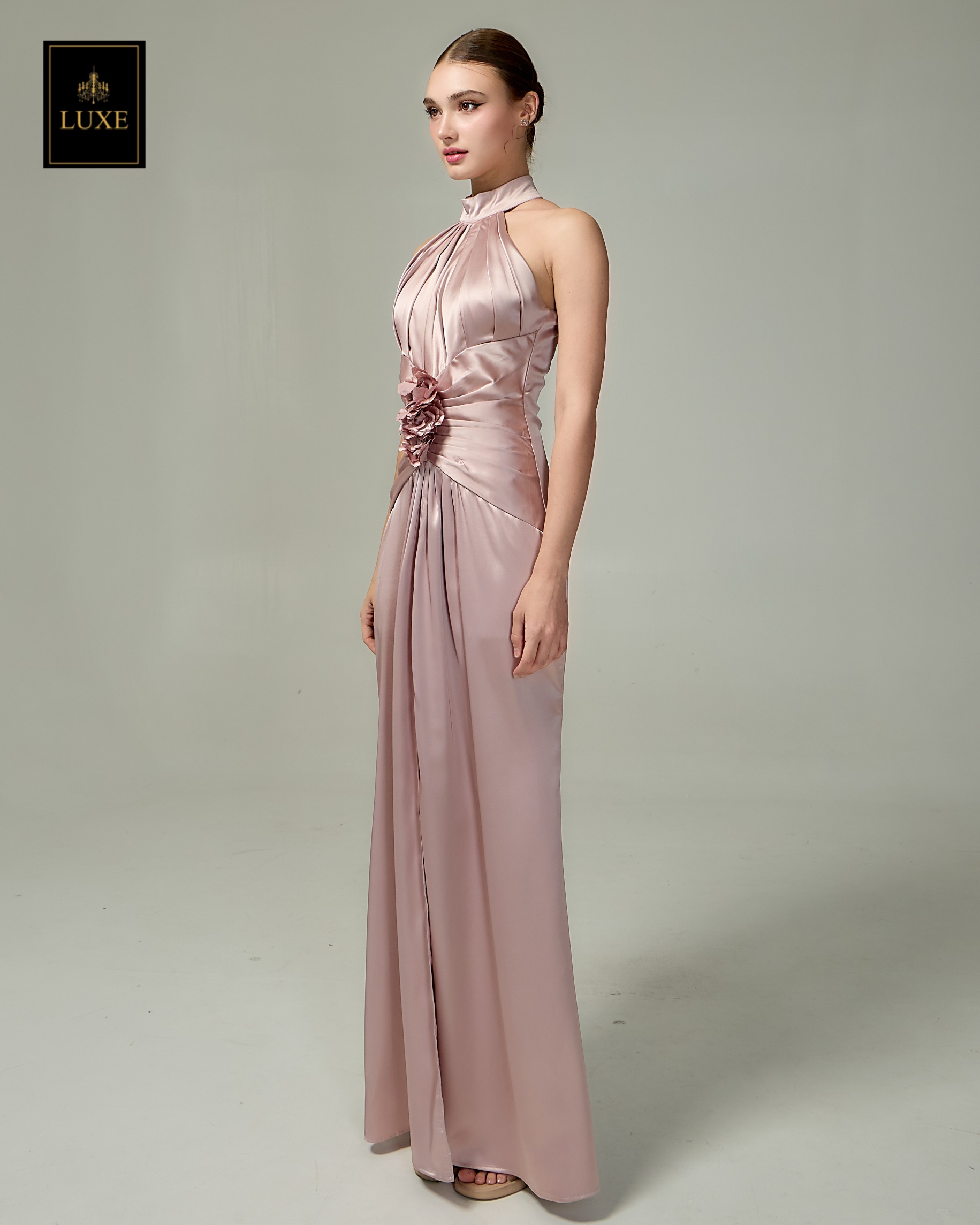 เดรสแฟชั่น แม็กซี่เดรสเสื้อคอกลมแขนกุด กระโปรงผ่าหน้าขา