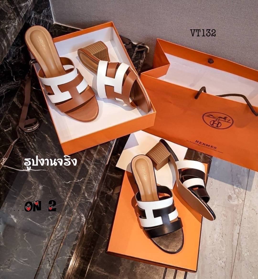 Hermes amica พร้อมส่ง รองเท้าส้นสูง Hermes ดีไซน์หนังทูโทนสายสลับงานสวยเรียบหรูดูดีมากค่ะ สูง 2.5"กำลังดีใส่สบาย พื้นปั้มแบรนด์