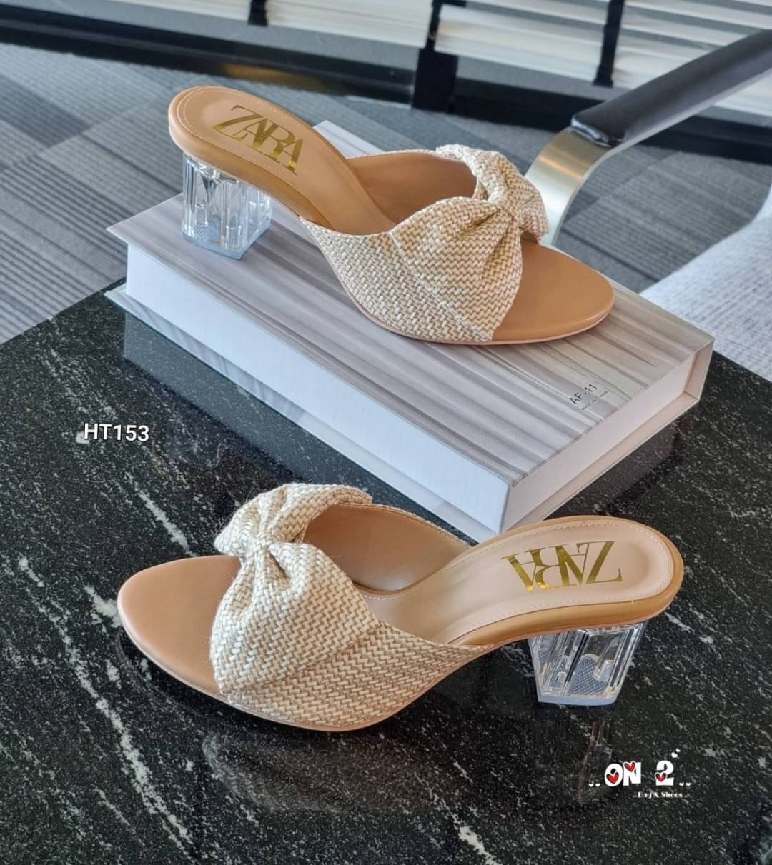 New arrival แบบมาใหม่ค่ะ Zara ส้นแก้ว ผ้ากระสอบโบตัวใหม่ งานดีมากกก งานแนวนี้ คือ ปังมาก กระสอบปีนี้ต้องให้ นางค่ะ น่ารักมากกกก ดีเทลสวยเป๊ะ เป็นส้นมาสองแบบนะคะเป็นแก้วกลมและแก้วเหลี่ยมน่ารักมากกก