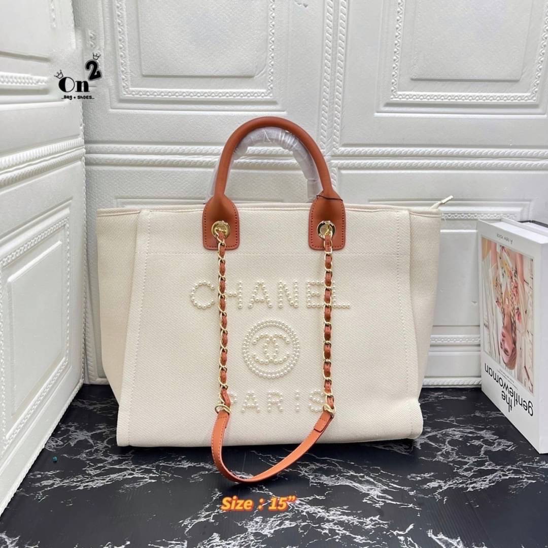Chanel Bag Chanel ทรง tote หน้าปักมุกโลโก้แบรนด์ งานซิปใบใหญ่จุของได้เยอะ สาวๆนักช้อปห้ามพลาดน้า