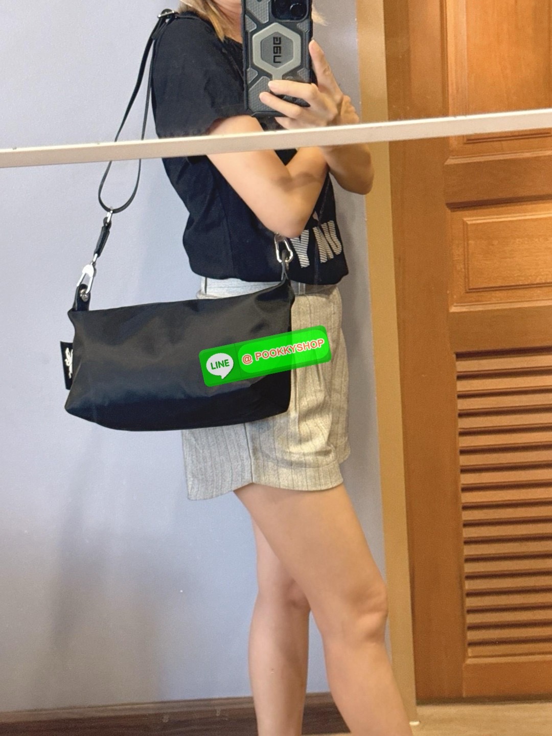 Longchamp LE PLIAGE ENERGY M YOGA BAG คอลเลกชั่นสุดเก๋ของ Longchamp ที่ซึ่งเป็นอีกหนึ่งแฟชั่นมาบรรจบกับกีฬา ออกแบบด้วยรูปแบบการเคลื่อนไหว ประสิทธิภาพ และความทนทานที่หลากหลาย ผลิตด้วยผ้าโพลีเอไมด์รีไซเคิลที่ผ่านการรับรอง ECONYL หัวซิปกันน้ำ มีให้เลือกหลายส