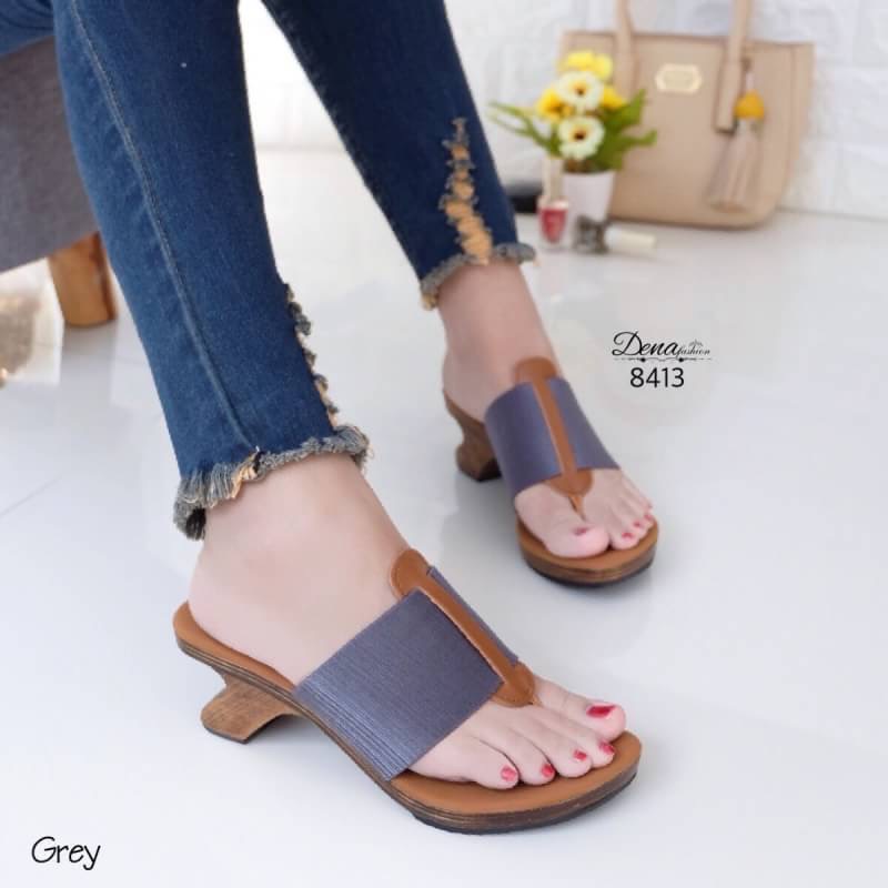 8413 เกี๊ยะไม้ งานใหม่ส้นเกี๊ยะไม้ จัดมาอีกแล้ว ดีเทลหูคีบสวมใส่กระชับเท้าให้ความรู้สึกนุ่มหน้าเท้าด้วยน้า งานส้นไม้แท้ที่สาวๆต้องปิ้ง