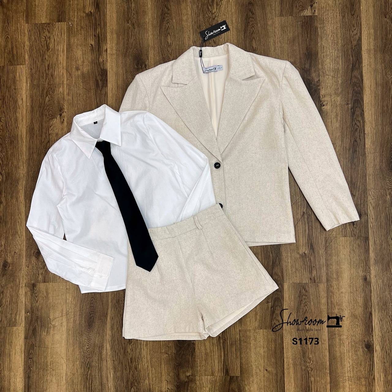 ชุดเซทแฟชั่น Korea suit set เกาหลีเกาใจไม่ไหว กับเซ็ตสูทที่จัดกันมาเต็มๆแบบ 4in1