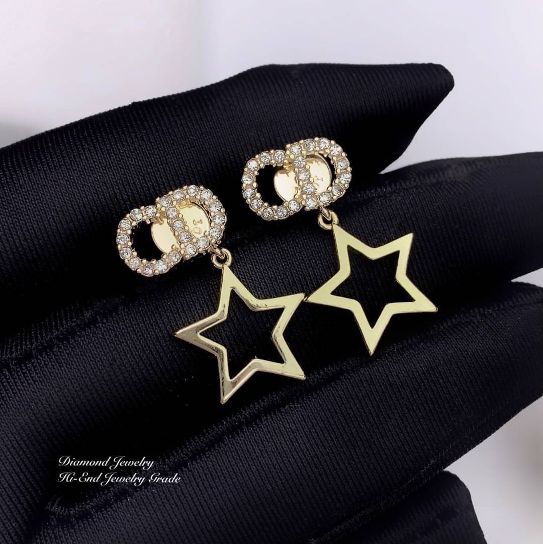 Super Hi-End Quality !!!! ((งาน 1:1 เหมือนในช็อปมากที่สุดในท้องตลาด)) Christian Dior Earring ต่างหูดิอองาน 1:1 เหมือนของแท้เป๊ะๆค่ะ รับรองงานสวยมากกกกก ดูหรู ดูผู้ดีสุดๆ งานดี เพชรคุณภาพดีมากๆมากๆคะรับประกันความพอใจเลยค่ะ ตัวเรือนสีทอง งาน laser stamp เหม
