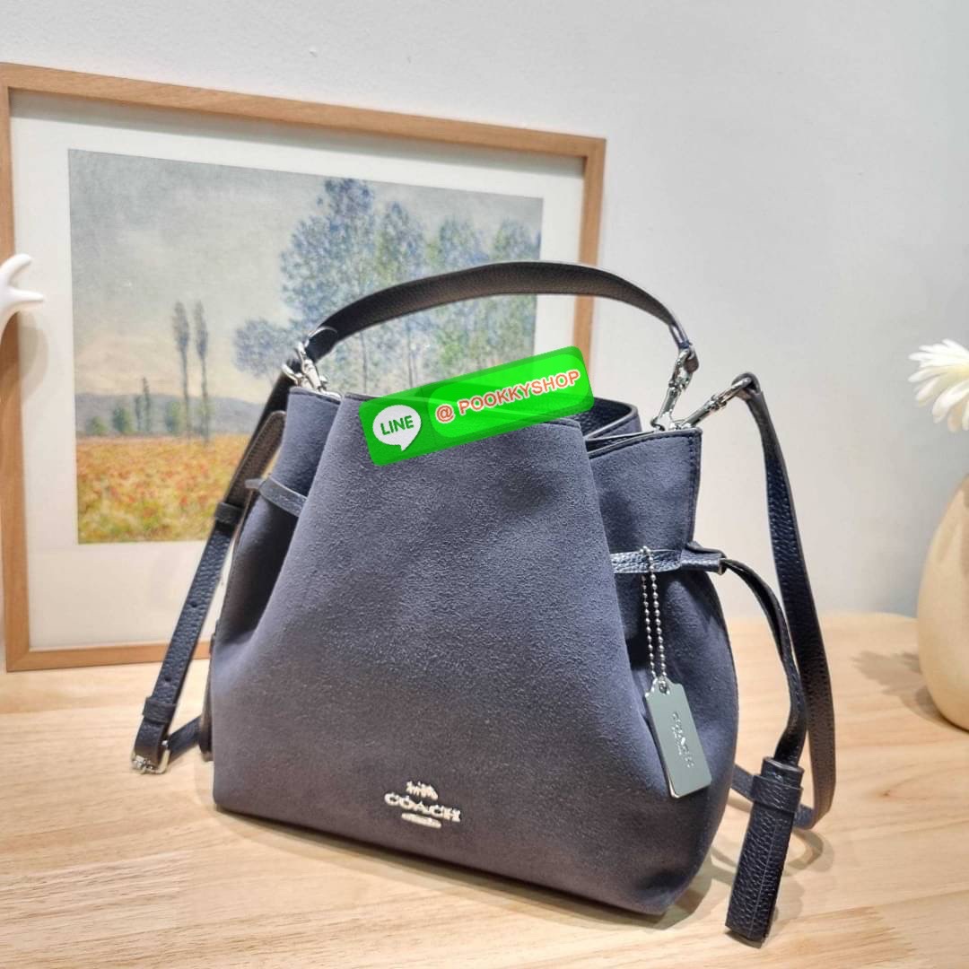 COACH CM091 ANDY CROSSBODY Details คอลสุดฮิต ดีไซน์สุดฮอต ให้สาวๆได้สวยหรู ดูแพงก่อนใคร กับกระเป๋าสะพายข้างขนาดกำลังสวย ดีไซน์ไม่เกร่อ มีดีเทลรูดเก็บปากกระเป๋า ปรับเปลี่ยนทรงได้เลย กิมมิคล้วนๆ ปากกระเป๋ามีกระดุมแม่เหล็กปิดกันของหล่นได้ ภายในโล่งกว้าง เลิศ