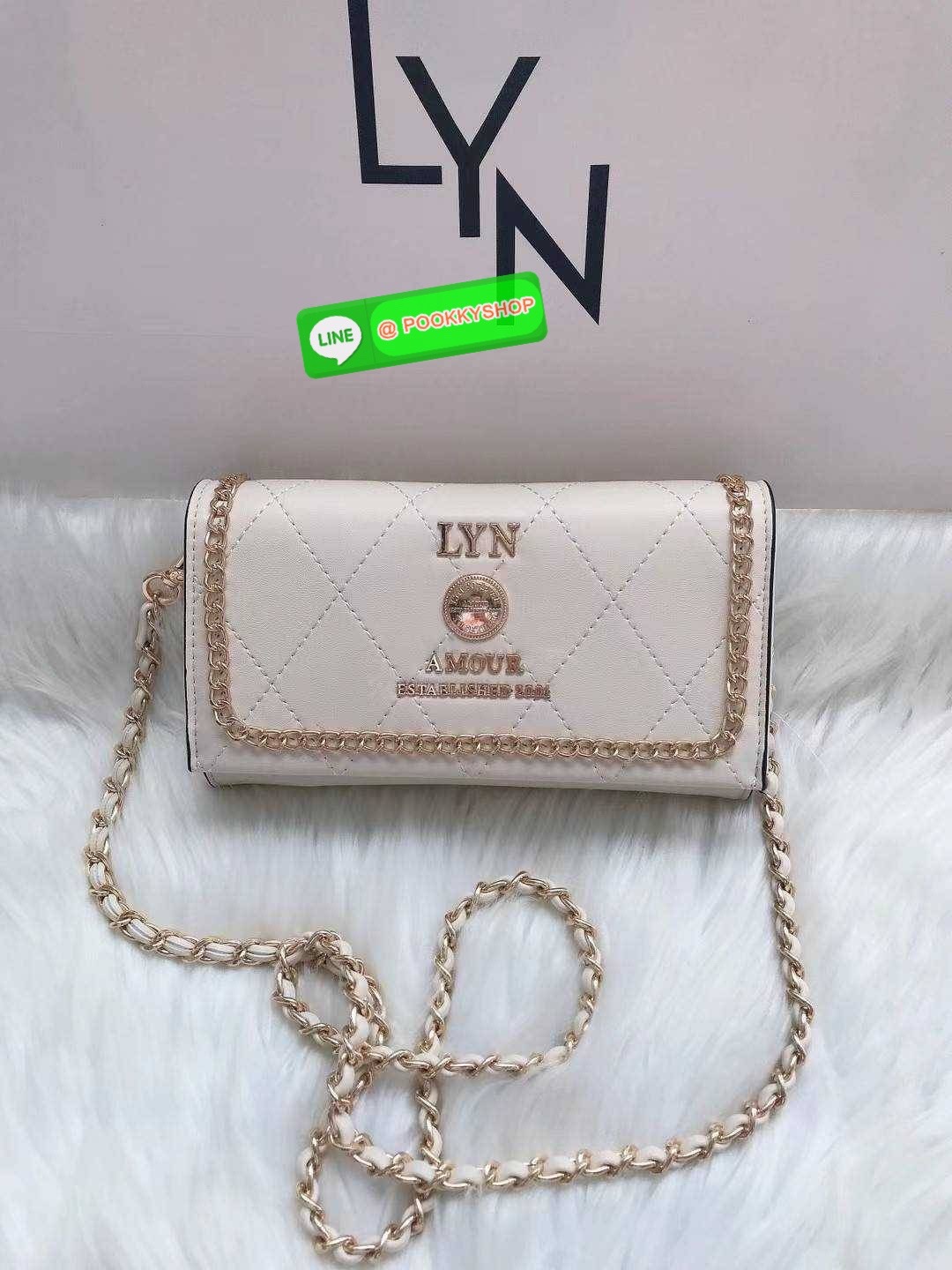 Lyn กระเป๋าสตางค์ สะพายข้าง คอลเล็คชั่นใหม่ สายสะพายสามารถถอดออกได้นะคะ