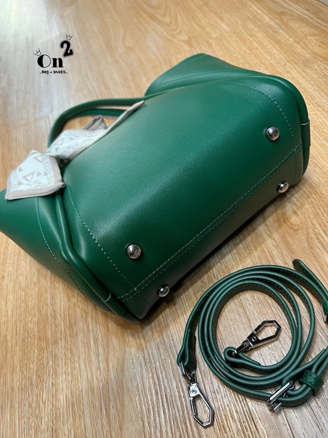 📣 Classic Working PU Bag 🔥 ▪️กระเป๋าสะพายไหล่ &สะพายข้าง ประดับริบบิ้น วัสดุเป็นหนัง PU Premium มีสายยาวให้ 1 เส้น ทรงสวยมากก❤️