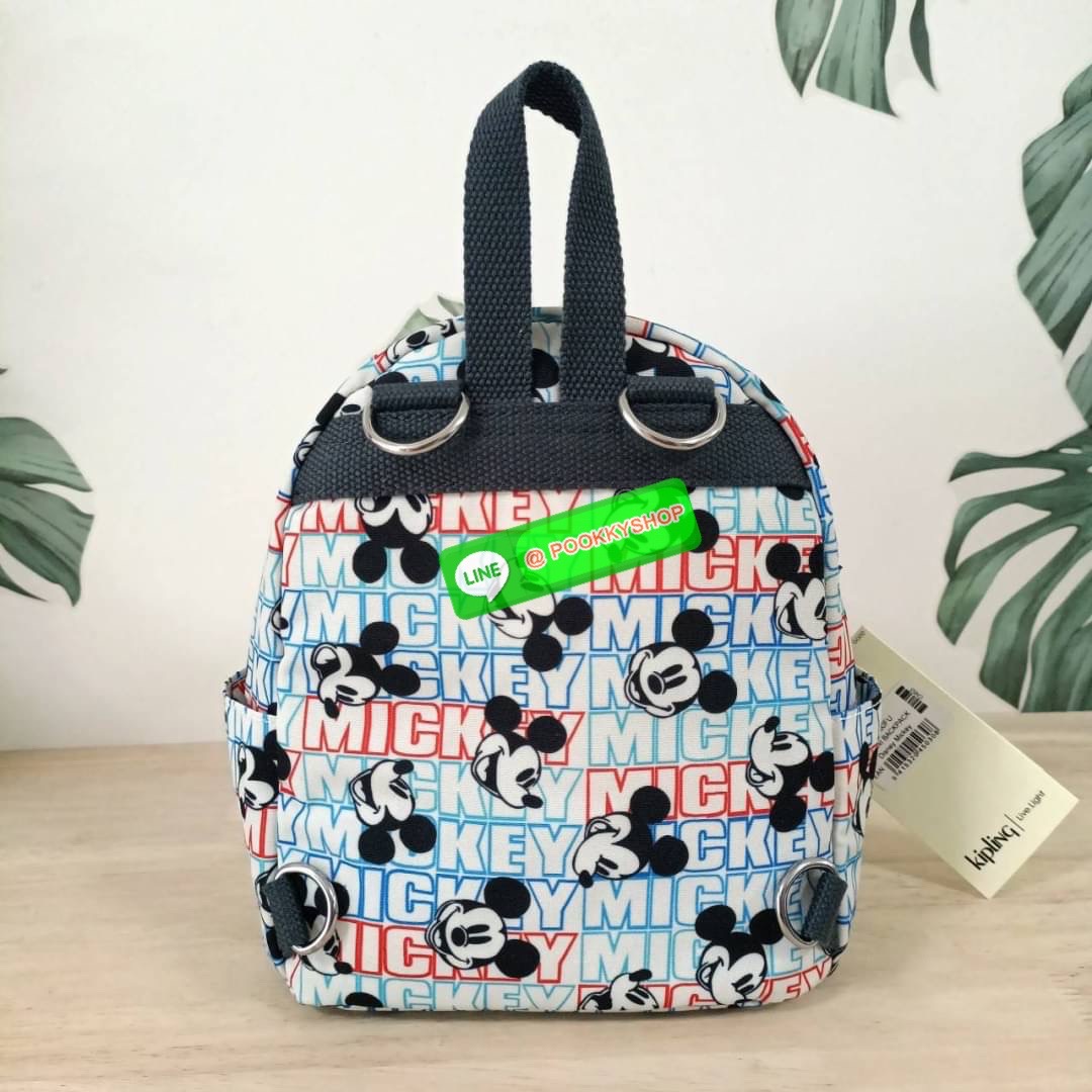 KIPLING Basic Mini Backpack กระเป๋าเป้ใบเล็กกระทัดรัด ขนาดมินิ วัสดุ Nylon + ซับใน Polyester มีหูหิ้ว สามารถสะพายข้าง หรือ สะพายหลังได้ -ช่องซิปหน้า -ด้านข้างมีช่องของเล็กน้อย หรือ ใส่ขวดน้ำใบเล็กทั้ง 2 ด้าน -ซิปหลัก โล่งกว้าง มีสายคล้องพวงกุญแจ พร้อมช่อง