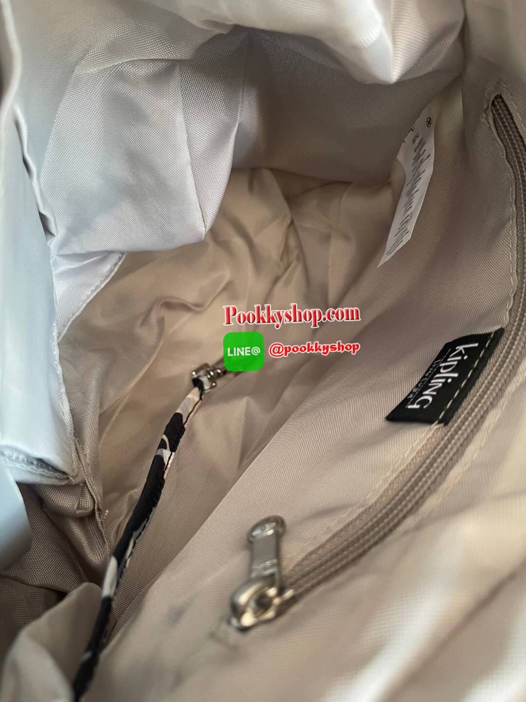 Kipling GABBIE S Crossbody Bag with Phone Compartment Bag กระเป๋าสะพายทรงครอสบอดี้ คอลเลคชั่นสุดฮิต แบบกระชับกับลำตัว วัสดุPolyamide100% มีช่องซิปใช้งานได้ทุกมุม ช่องใหญ่ภายในกว้าง ใส่มินิไอแพค กระเป๋าสตางค์ยาวและอื่นๆจุได้เยอะ สามารถสะพายได้ทั้งสายคู่และ