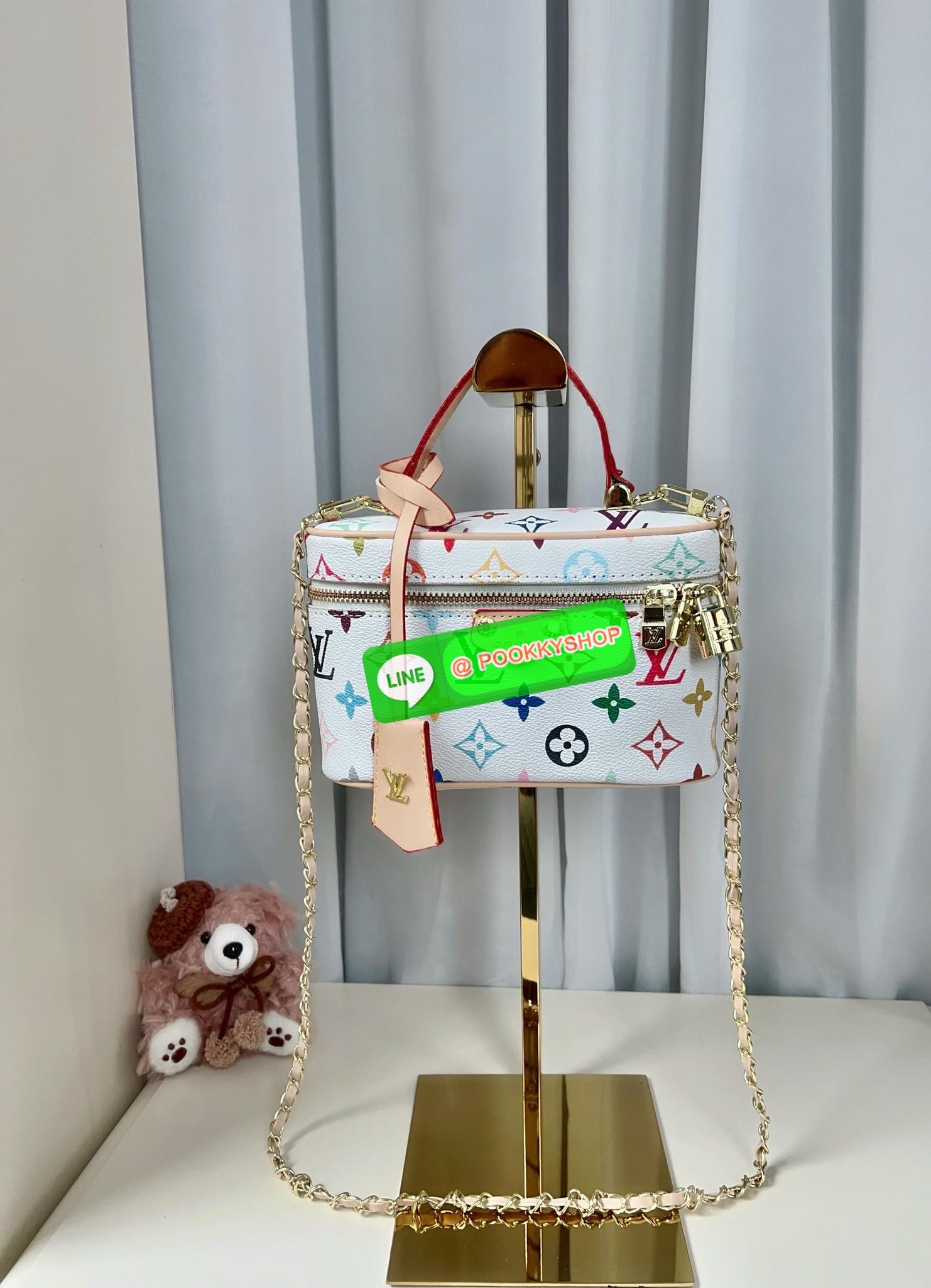 NEW ARRIVAL! **สินค้าเข้าใหม่** สุดฮอตกับน้องมินิๆสุดคลาสสิค ที่พกพาไปไหนมาไหนได้ตลอด สีสันสดใสสวยสะดุดตา ไม่ดูฉูดฉาดค่า! LOUIS VUITTON X MURAKAMI VANITY CHAIN POUCH MUITICOLOTED MONOGRAM ((Premium gift ตปท.))