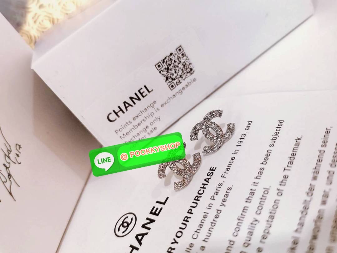 พร้อมส่งความสวย Rare items ห้ามพลาด! แพ็คสุดคุ้มX3! CHANEL EARRING & BROOCH SET VIP GIFT WITH PURCHASE THE ORIGINAL PACKAGE (GWP) ชุดกิ๊ฟเซทของกำนัลสุดเลอค่าจากการแลกคะแนนสะสมสำหรับลูกค้าสมาชิก VIP CHANEL DUTYFREE ไอเท็มหายากชวนสะสมมาเป็นชุดทั้งตุ้มหูและเ