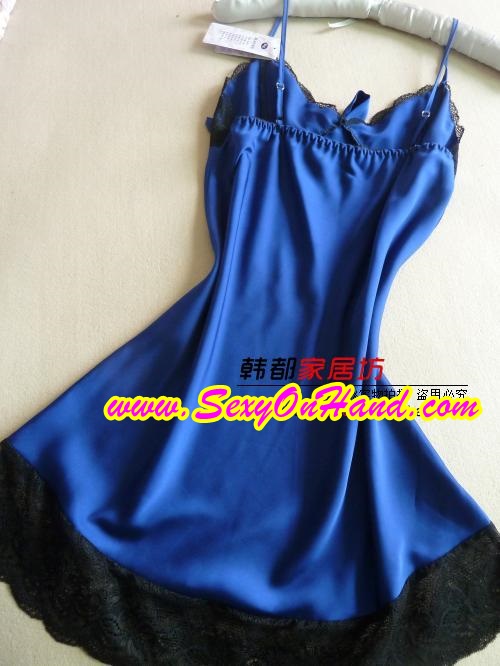 ชุดนอนผ้าไหม ชุดนอนสายเดี่ยว ผ้าไหมสีน้ำเงิน แต่งลูกไม้ดำขอบชุด และชาย ..เกรดหรู สวย เซ็กซี่แนวคุณหนูไฮโซ มากๆคะ