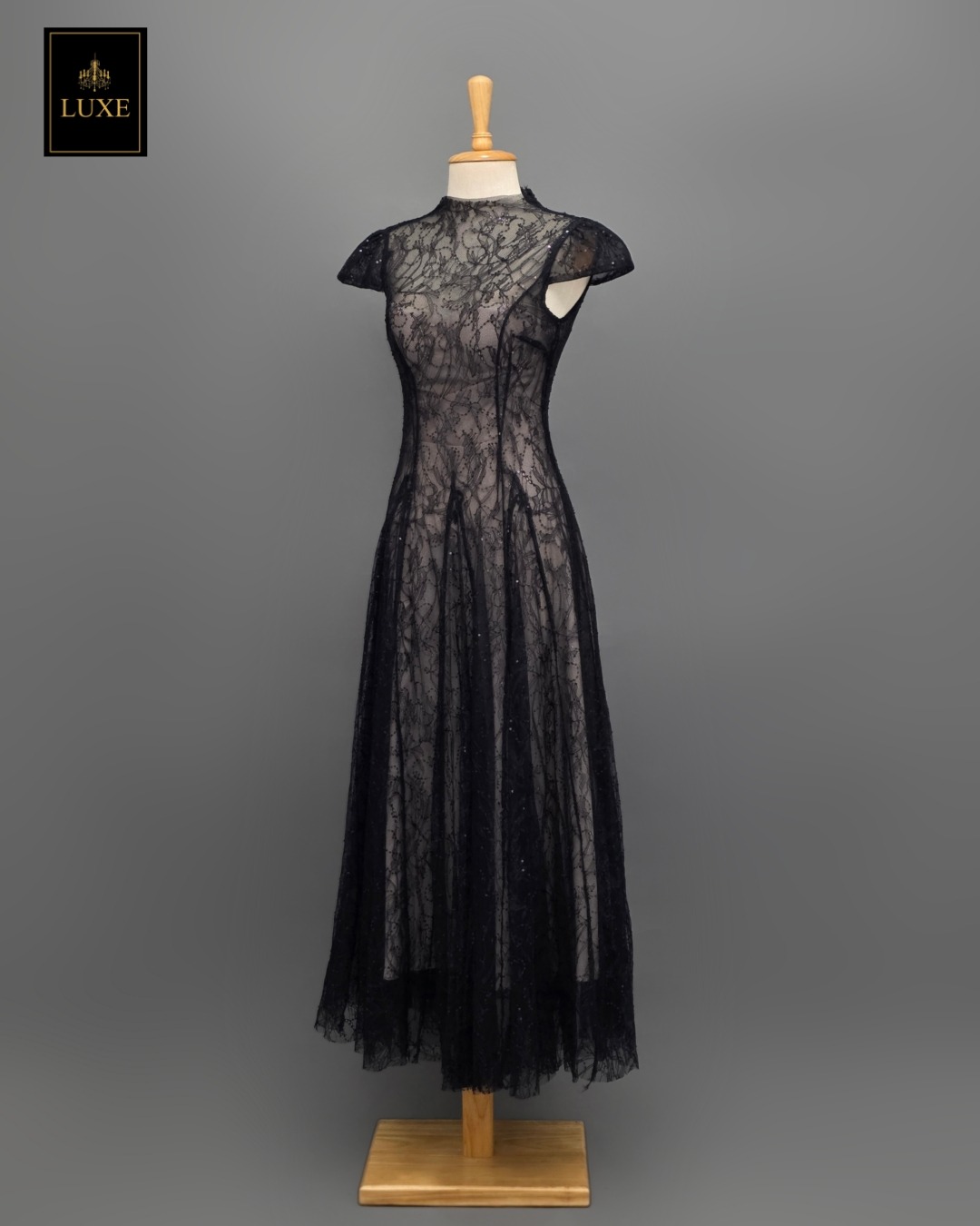 เดรสแฟชั่น เดรสเสื้อคอกลมแขนเต่อ กระโปรงบาน ดีเทลซีทรูที่บ่าและแขน