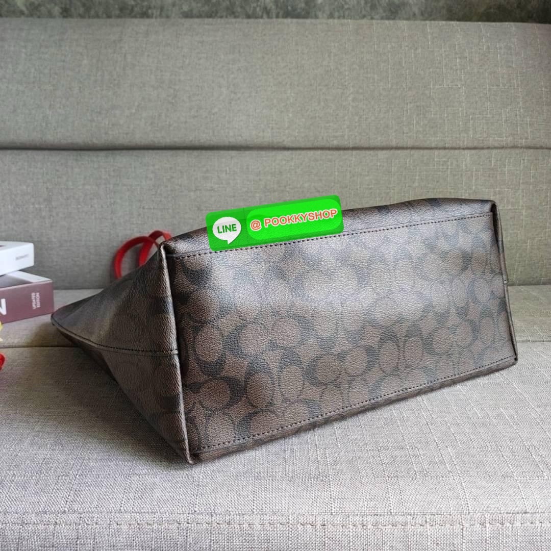 COACH CITY ZIP TOTE IN SIGNATURE COATED CANVAS (COACH F36876) กระเป๋าสะพายทรงช้อปปิ้ง ทรงสวย ทรงยอดนิยมใบใหญ่ยุของได้เยอะ หนังcanvas ลาย C Signature สายหนังแท้ สะพายขึ้นไหล่ได้สวย ใบใหญ่ ใช้งานง่าย มีซิปปิดด้านบน มีผ้าบุด้านใน มีช่องซิป