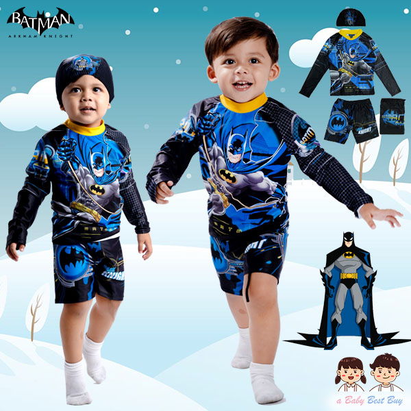 ( สำหรับเด็กอายุ 6เดือน-14 ปี) ชุดว่ายน้ำเด็กผู้ชาย Bat man มาพร้อมกับเสื้อแขนยาวสกรีนโลโก้ แบทแมน กางเกงขาสั้น มาพร้อมหมวกว่ายน้ำและถุงผ้า สุดเท่ห์ ใส่สบาย ลิขสิทธิ์แท้