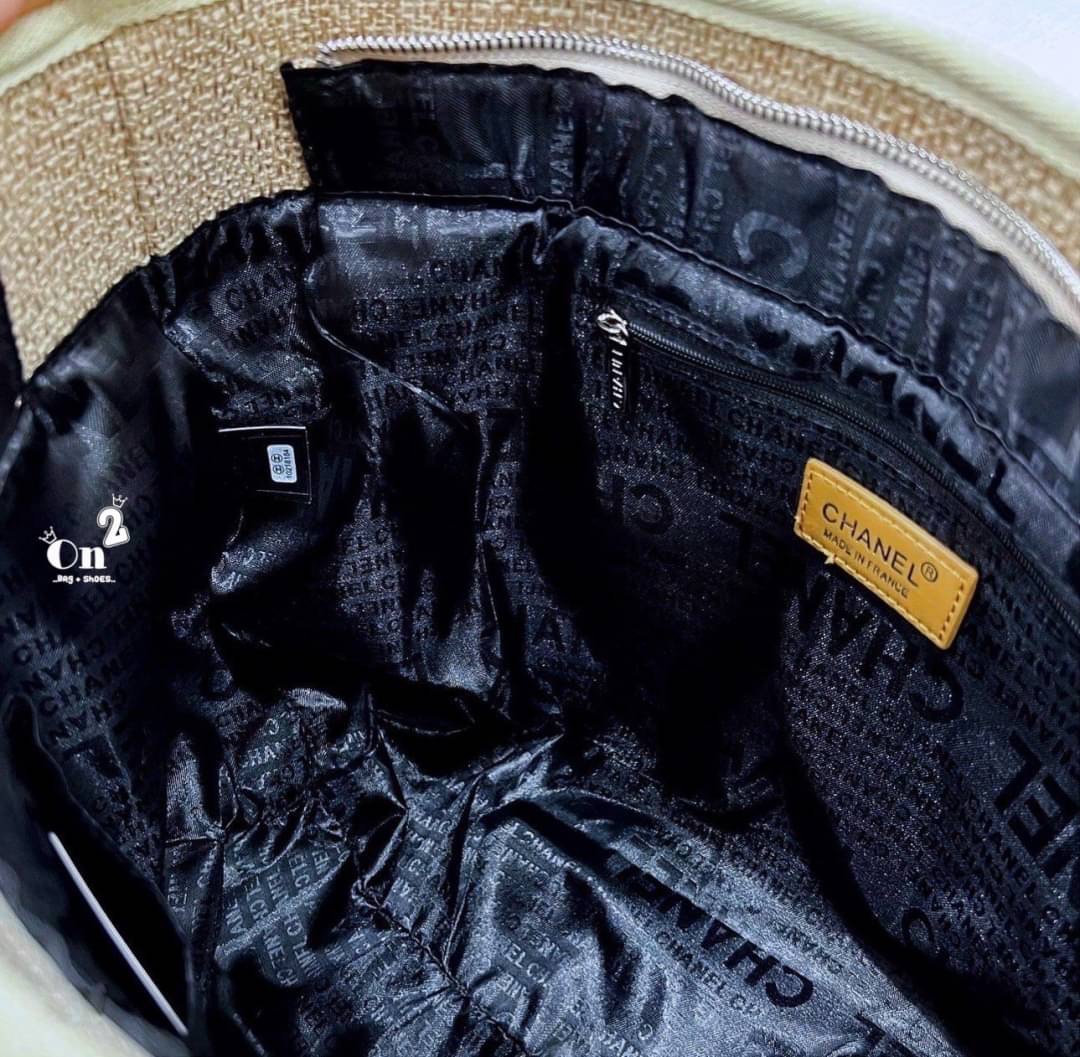 Chanel Bag Chanel ทรง tote ผ้าทวิตหน้าปักโลโก้แบรนด์ ใบใหญ่จุของได้เยอะ สาวๆนักช้อปห้ามพลาดน้า