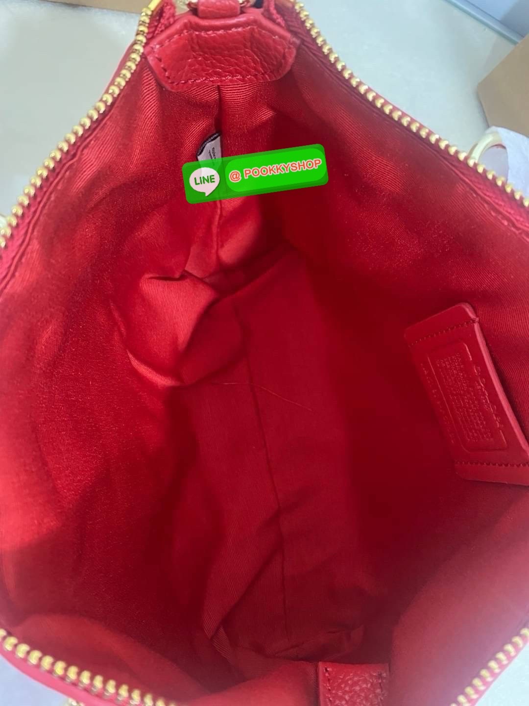 COACH MINI KELSEY SATCHEL IN PEBBLE LEATHER (F57563) 🖤 สีดำคลาสสิก หนังแท้ทั้งใบ สายสะพายถอดได้ 🎀 ขนาดกำลังพอดี ใส่ของจำเป็นได้ครบ มือถือ กระเป๋าสตางค์ พวงกุญแจ 💎 อะไหล่ทองสวยเรียบหรู มีป้ายห้อย COACH และโลโก้ปั๊มกลางใบ