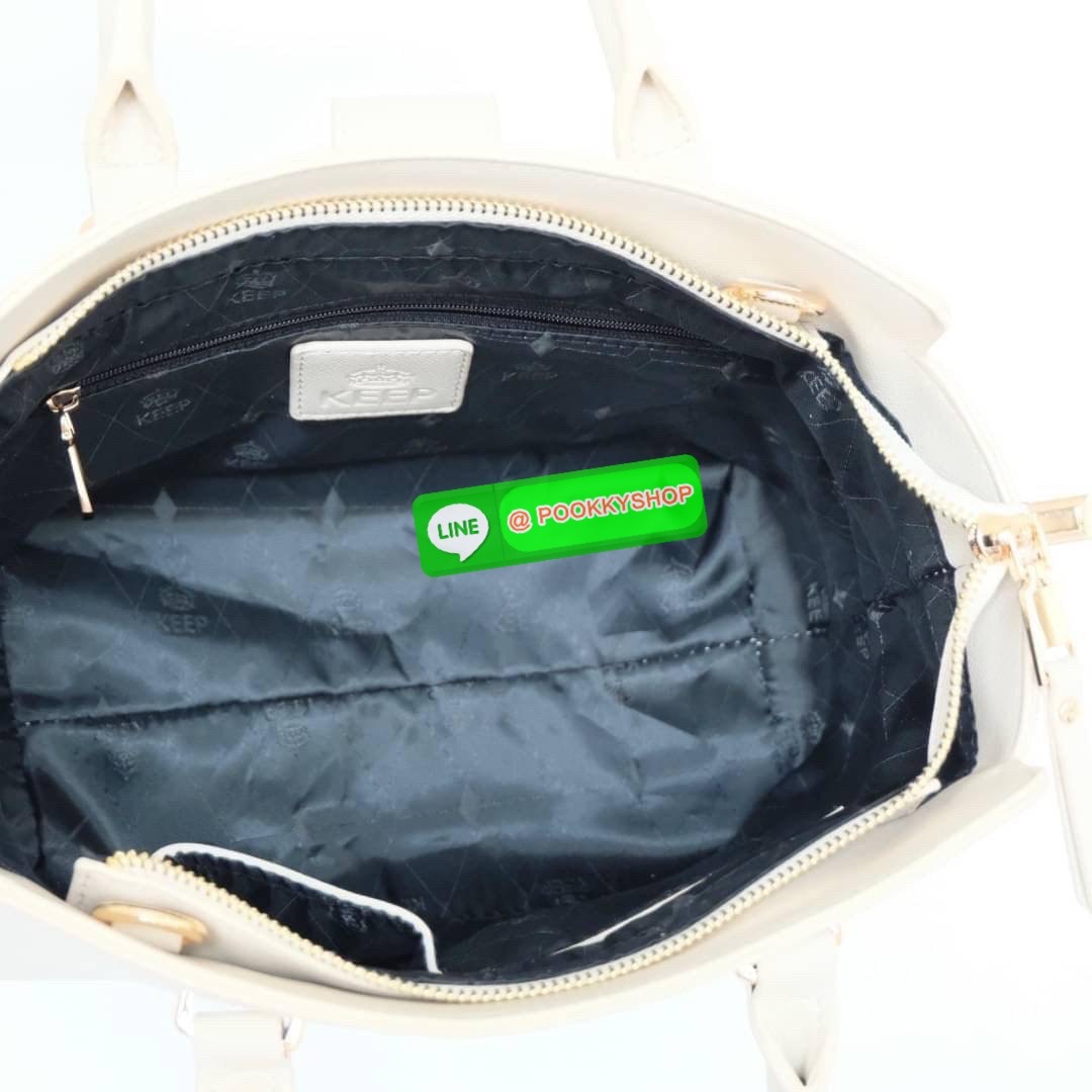 สินค้าเข้าใหม่ กระเป๋า Handbag ฟังชั่นครบที่อยากแนะนำ 👜 KEEP รุ่น ‘ 𝗩𝗔𝗟𝗘𝗡 HANDBAG ‘ **พิเศษ !! รุ่นนี้ตัวกระเป๋าทำจาก หนัง Microfiber ลาย Epsom ที่เป็นพื้นผิวสัมผัสมีลายตารางเล็กน้อย สวยหรู ทนทาน น้ำหนักเบา