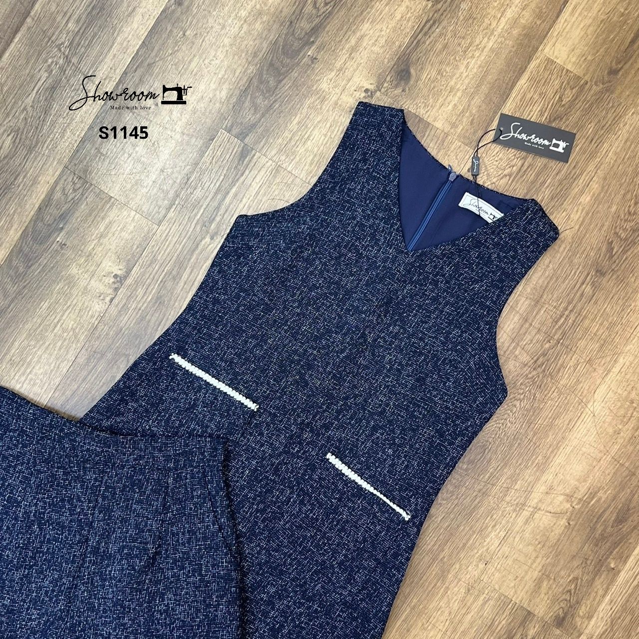 ชุดเซทแฟชั่น เซ็ตเสื้อคอวีซิปหลังตัวยาว เล่นดีไซน์แต่งดีเทลด้านหน้า มาพร้อมกางเกงขาสั้น