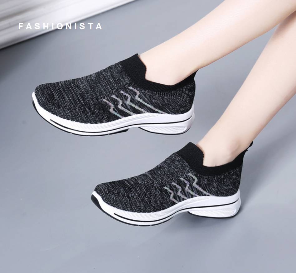 HOT ITEM รองเท้าเพื่อสุขภาพรุ่นใหม่พร้อมส่งค่ะ งานสลิปออนทรงสวมสไตล์สปอร์ต เนื้อผ้าหนานุ่มขึ้นทรงยืดหยุ่นดีกระชับหน้าเท้า พื้นยางหนึบยึดเกาะดีเยี่ยม เดินสบายไม่เมื่อย ทรงอูมไม่บีบอัดหน้าเท้า ใครได้ใส่ต้องหลงรักแน่นอน งานสวยตรงปก 100% เป๊ะ ถ่ายงานขายจริงจ้