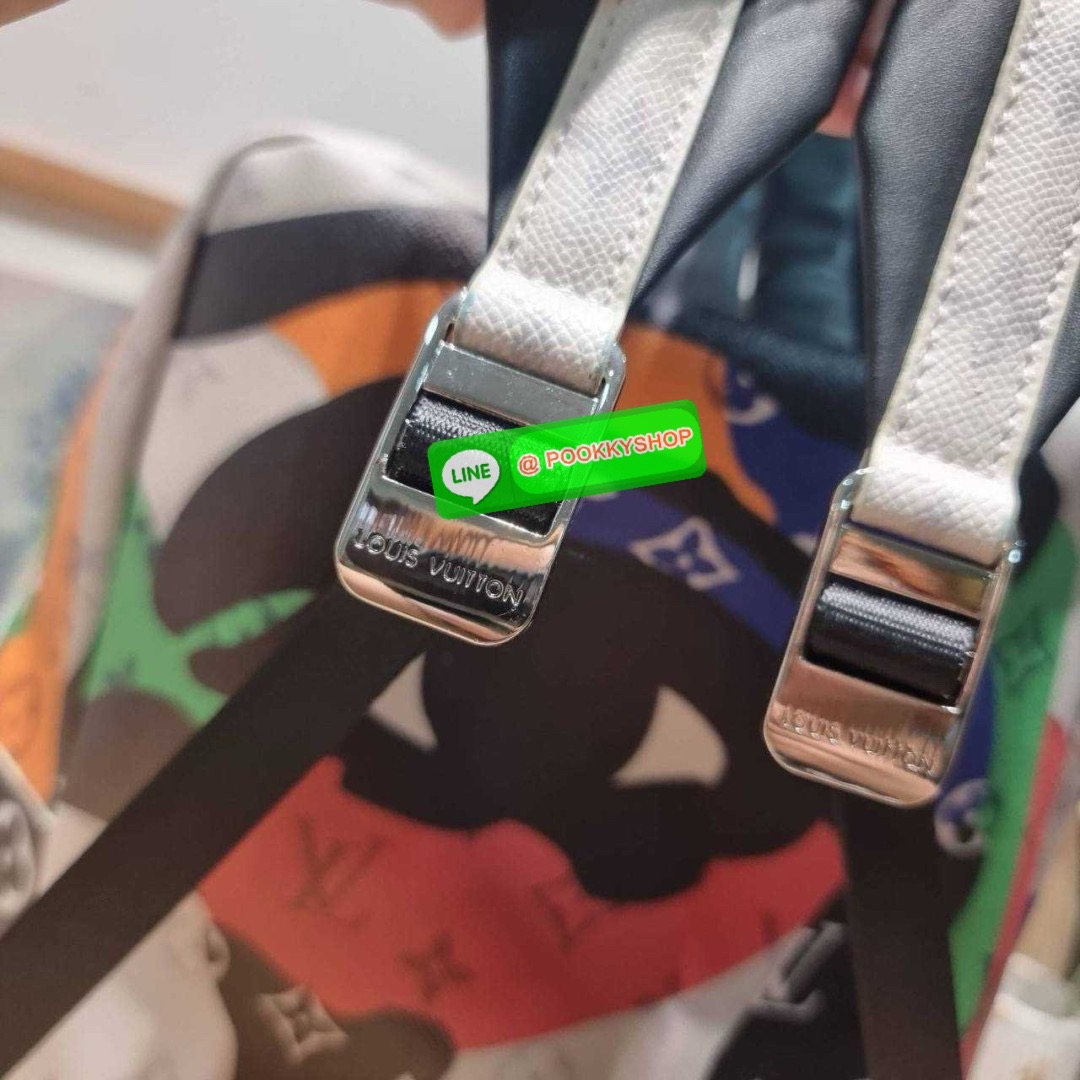 LV discovery backpack 🔆 Details ไอเท็มใหม่ 2023 ให้หนุ่มๆได้ใจสั่น กับกระเป๋าเป้สุดคูล ดีไซน์ลวดลายโดดเด่น ไม่ซ้ำใคร สีสันตกแต่งได้ลงตัว ใช้งานง่ายด้วยซิป ด้านหน้ามีช่องให้หนึ่งช่อง สายสะพายปรับได้อีกเล็กน้อย ภายในโล่งกว้างมาก มีช่องย่อยให้ เรียกไ