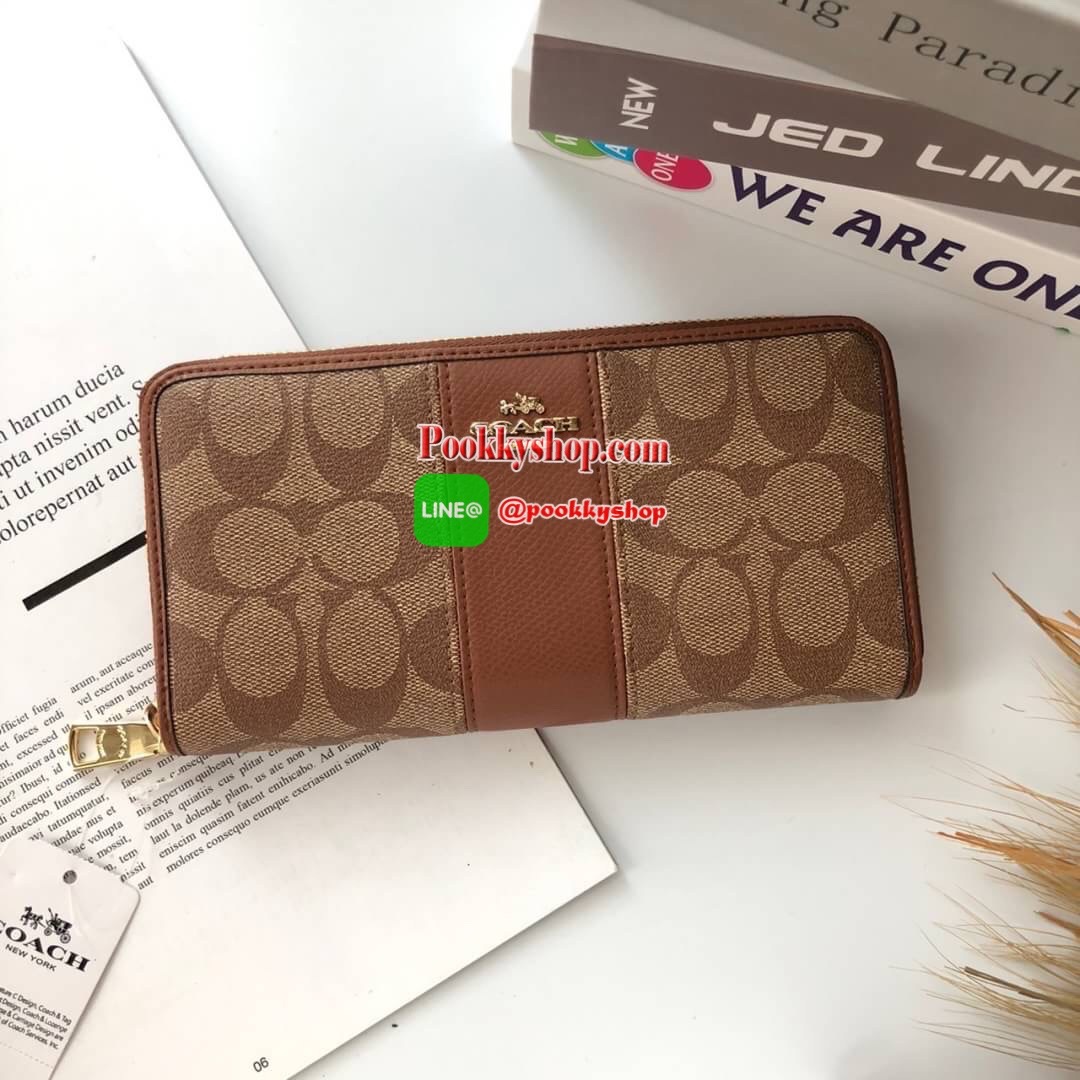 COACH Accordion Zip Wallet in Signature Coated Canvas with Leather กระเป๋าสตางค์ใบยาว เปิด-ปิดกระเป๋าด้วยซิปรอบ ด้านในมีช่องใส่บัตร ช่องใส่ธนบัตร และช่องซิปใส่เหรียญค่ะ
