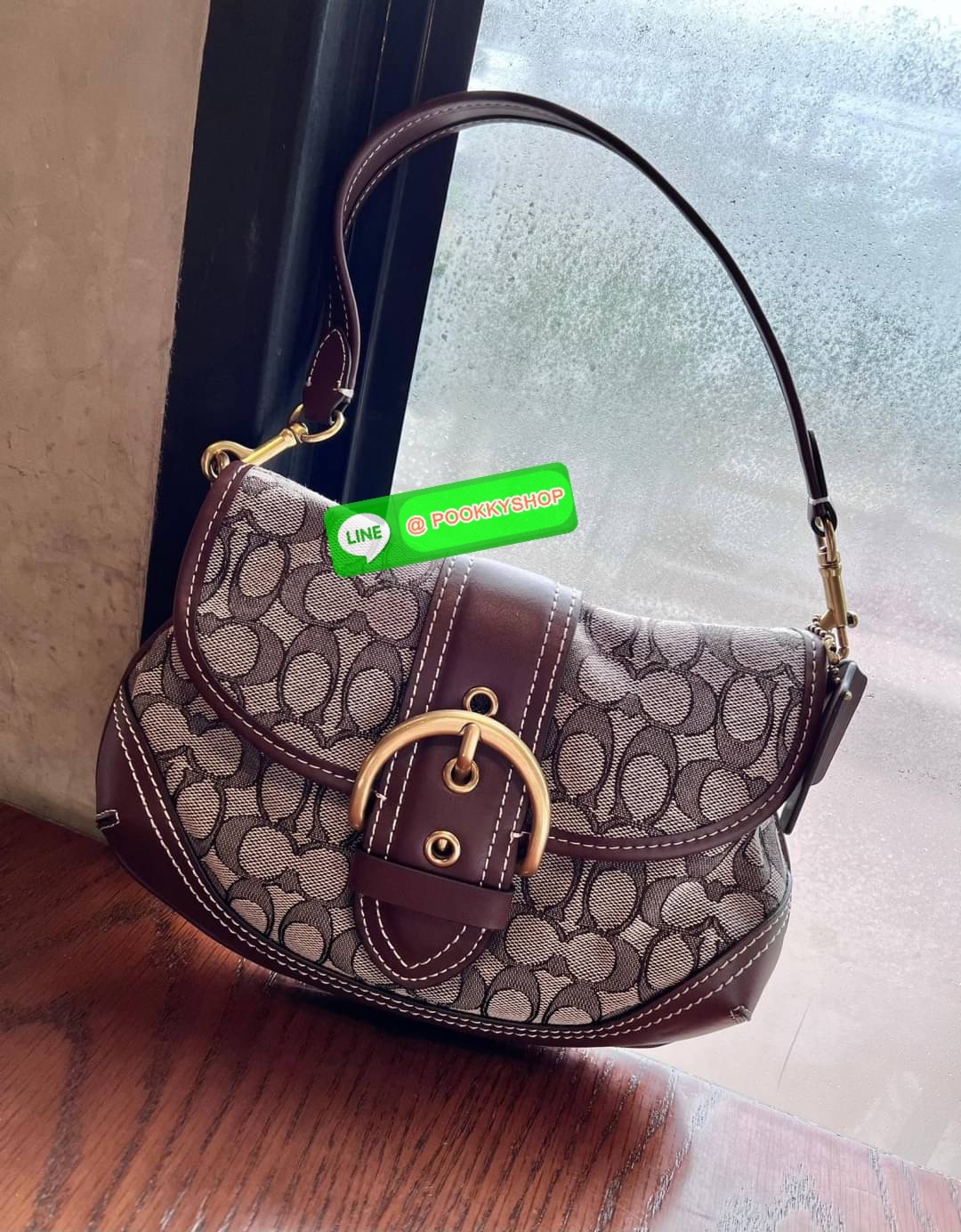 🌟NEW ARRIVAL! วินเทจสุดๆ ใช้กี่ครั้งก็ไม่เบื่อ สวยมากๆค่ะ COACH THE SOHO FLAP LIMITED RE-EDITION!! 💌พร้อมส่ง มาค่าห้ามพลาดคลาสสิค แมทได้กับทุกชุด! 📌รุ่นนี้ต้องมีป้ายแบรนด์Limitedห้อยมาด้วยนะคะ วัสดุJacquard +หนังแท้สวยงาม เปิด-ปิดก