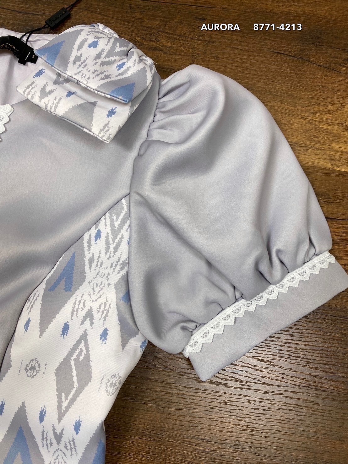 ชุดเซทแฟชั่น เซตลายผ้าไทย เนื้อผ้าหนานุ่มอย่างดี ดีเทลสวยเก๋ดูผู้ดี ไหล่แต่งโบว์