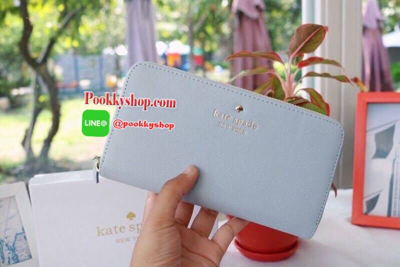 KATE SPADE WALLET กระเป๋าสตางค์ใบยาวรุ่นยอดนิยม วัสดุหนัง safiano เรียบหรู ดูดี อะไหล่ทอง ด้านในมีช่องซิป ช่องใส่เหรียญ ช่องใส่บัตรได้เยอะจุใจ พร้อมกล่อง