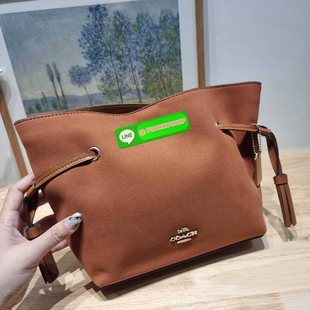 COACH CM091 ANDY CROSSBODY Details คอลสุดฮิต ดีไซน์สุดฮอต ให้สาวๆได้สวยหรู ดูแพงก่อนใคร กับกระเป๋าสะพายข้างขนาดกำลังสวย ดีไซน์ไม่เกร่อ มีดีเทลรูดเก็บปากกระเป๋า ปรับเปลี่ยนทรงได้เลย กิมมิคล้วนๆ ปากกระเป๋ามีกระดุมแม่เหล็กปิดกันของหล่นได้ ภายในโล่งกว้าง เลิศ