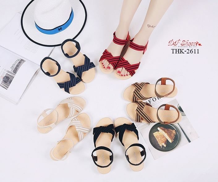 สินค้าพร้อมส่ง SUMMER นี้ห้ามพลาด!!! รองเท้าเเตะรัดส้นไขว้หน้า วัสดุหนัง PU สายคาดทูโทน พื้นยางกันลื่นค่ะ กระชับเท้าไม่หลุดง่าย กันน้ำ ใส่ง่าย เดินสบายค่ะ