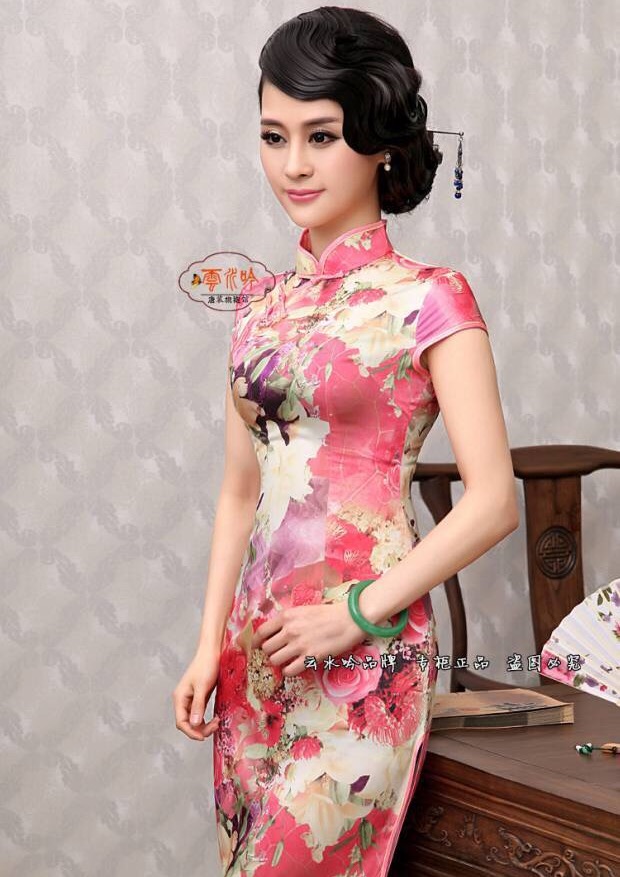 ชุดกี่เพ้า ชุด กี่เพ้าประยุกต์ เนื้อผ้าไหม ลายดอก สีโทนชมพู สวยหวาน แต่งปลายขลิบ เนื้อผ้าสวยหรู งานเนี๊ยบมากคะ Size M