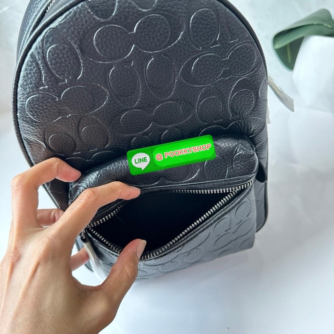 COACH CHARTER PACK LEATHER (CP162) 🔖กระเป๋าคาดอก/คาดหลัง ขนาดกำลังดีน่ารัก 🔖วัสดุ: หนังแท้ทั้งใบคะ 🔖เปิด-ปิดแบบซิป ภายในโล่ง มีช่องย่อย1 ช่อง ช่องซิปด้านหน้า1ช่อง 🔖สายสะพายสามารถปรับระดับได้