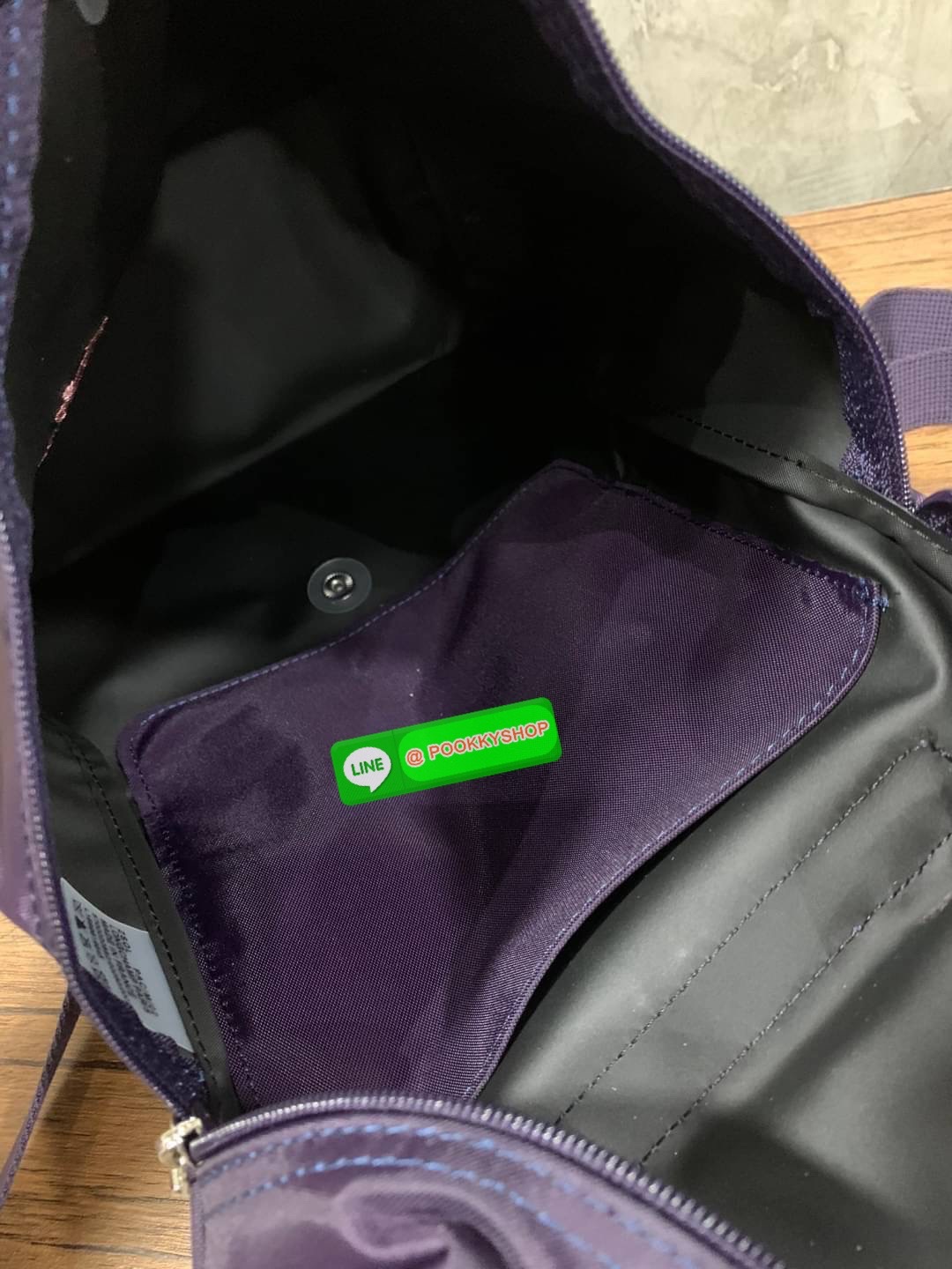 💕Longchamp LE PLIAGE Club Backpack พบกับอีกหนึ่งสไตล์ของLongchamp ที่เป็นรุ่นยอดนิยมอีกรุ่น สำหรับสาวแฟชั่นหัวทันสมัย เติมความพิเศษให้กับลุคด้วย ยังมีสีให้เลือกเยอะเรียกได้ว่าชอบสีโทนไหน ชอบแต่งตัวสไตล์ไหนก็เอาไปแมทช์กันได้เลย เป็นกระเป๋าเป้ในไม่ก