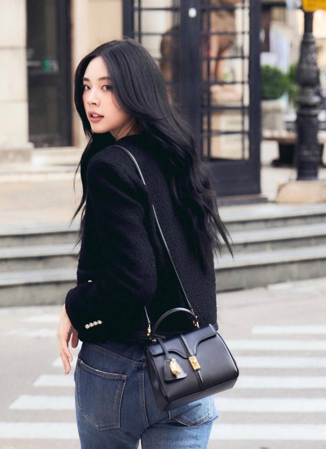 celine งาน nologo งานเกรดพรีเมี่ยม หนังดีมาก มีแถมกระเป๋าลูกใบเล็ก ขนาดกำลังพอเหมาะ แมทได้กับทุกลุค ทั้งถือและสะพาย