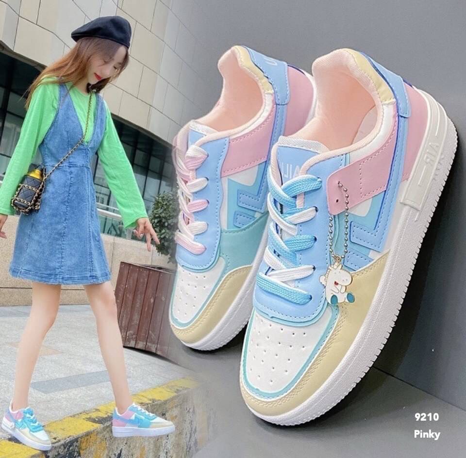 พร้อมส่ง ผ้าใบไนกี้ 9210 งานน่ารัก หวานๆ ผลิตด้วย pu ด้านในนิ่ม มี accessories ให้ตกแต่งได้ตามใจ งานน่ารักแบบนี้ไม่มีไม่ได้แล้วน้าา