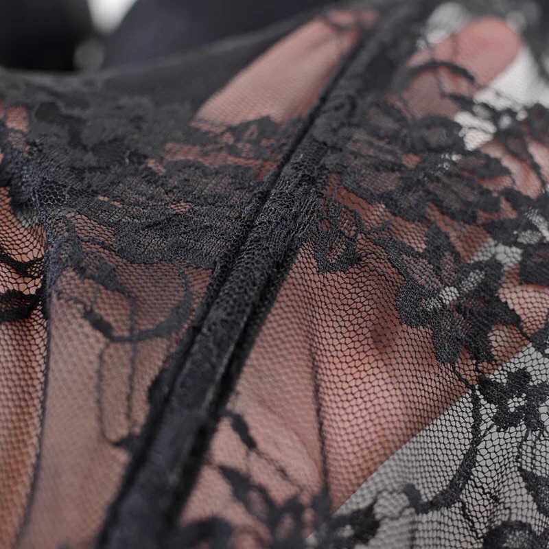 ชุดนอนเดรสสั้น ชุดนอนสายเดี่ยว สไตล์เดรสสั้น กึ่งคอร์เซ็ต ผ้าลูกไม้ซีทรูสีดำ แต่งระบายชาย+สายรัดถุงน่อง สินค้าเกรดส่งออกญี่ปุ่น เกรดหรู เนี้ยบมากคะ Size B80/C75