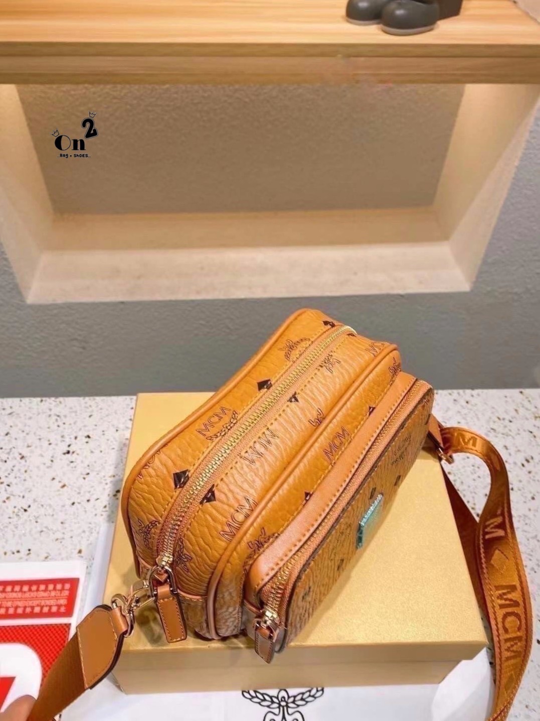 MCM Box Set กระเป๋าสะพาย mcm งานเซตน่ารักมากงานปังมาก คือเป๊ะที่สุดเป๊ะทุกมุม ปั้มทุกจุดสวยคุ้มมากก มาพร้อมพวงกุญแจ +กระเป๋าสตางค์ +สายยาว คุ้มสุดค่าเซตนี้
