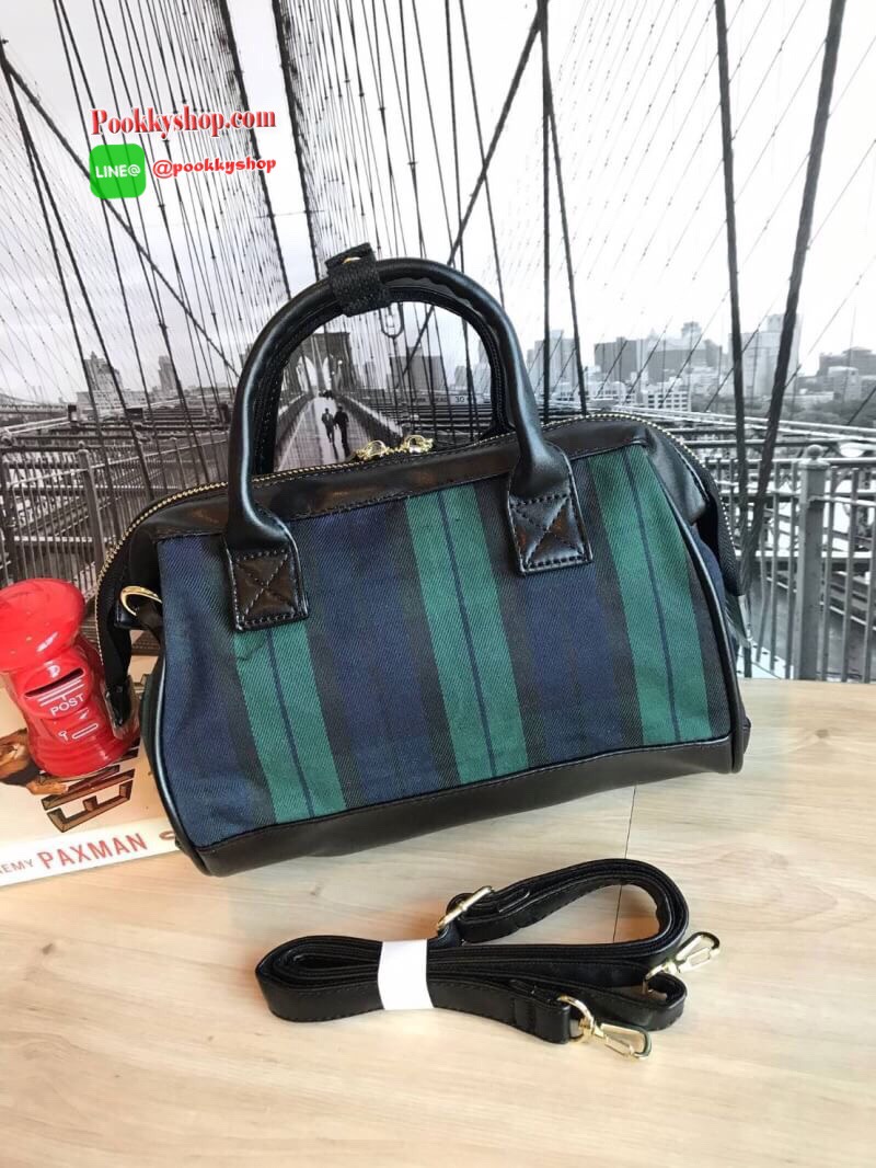 Anello check pattern mini 2 way Boston คอลเลคชั่นใหม่ล่าสุด!!ของรุ่น2way mini boston วัสดุผ้าแคนวาส ลายสก็อต และขอบบนล่างและด้านหลัง ลายสก็อตต้อนรับปลายปีที่ดูมีสีสันชวนหลงใหล รูปแบบและดีไซน์ยังคงใช้งานได้ดีเหมือนเดิม ราคาสุดคุ้มโดนใจห้ามพลาดนะคร้า!!