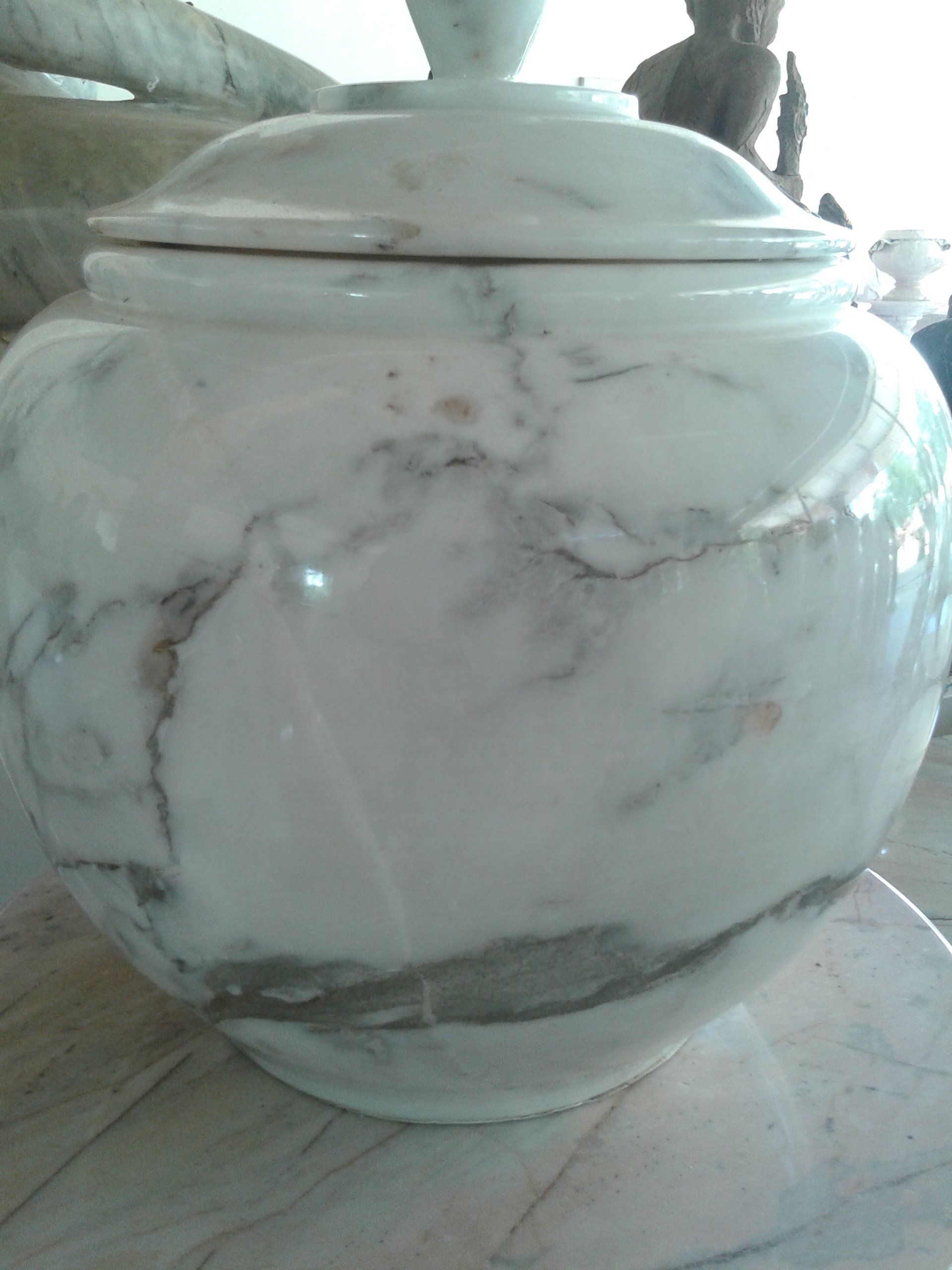 ผอบหินอ่อน หินสีขาว ขนาดสูง 40 เซนติเมตร กว้าง 30 เซนติเมตร