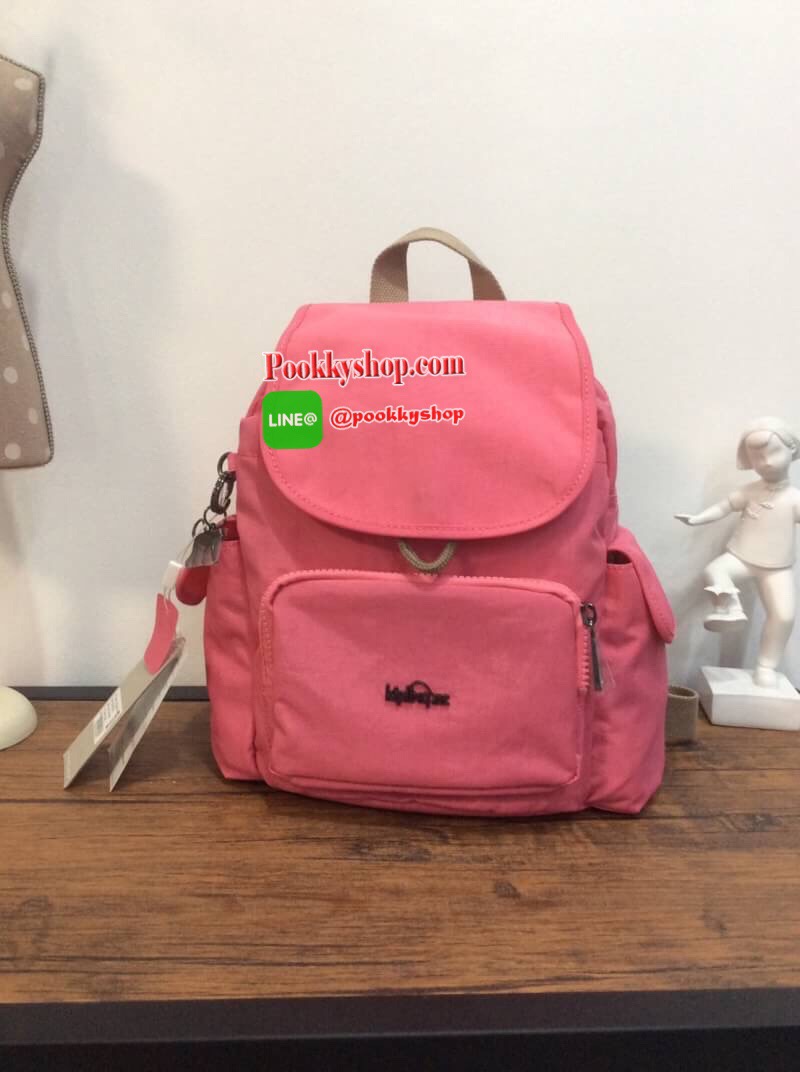 พร้อมส่ง Kipling k23525 casual lightweight waterproof backpack nylon shoulder bag รายละเอียด: KIPLING NYLON CITY BACKPACK กระเป๋าเป้สไตล์ลำลอง วัสดุ Nylon + Polyester น้ำหนักเบา มีหูหิ้ว มีช่องซิปใส่ของด้านหน้า 1 ช่อง ช่องใส่ของด้านข้าง 2 ฝั่ง เปิด-ปิดกระ