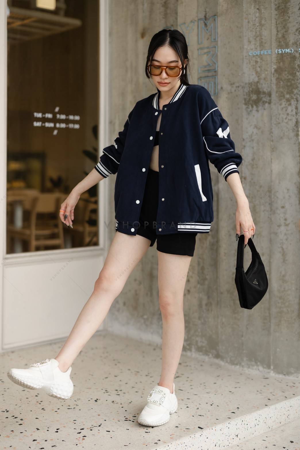 เสื้อแจ็คเก็ตเบสบอล ปักตัว M (กระเป๋าข้างใช้ได้จริง) สไตล์สาวสตรีท รุ่นนี้ผ้าเนื้อดีมากก ใส่แมทซ์กับเสื้อยืดเท่ ๆ สวยลงตัวมากค่ะ